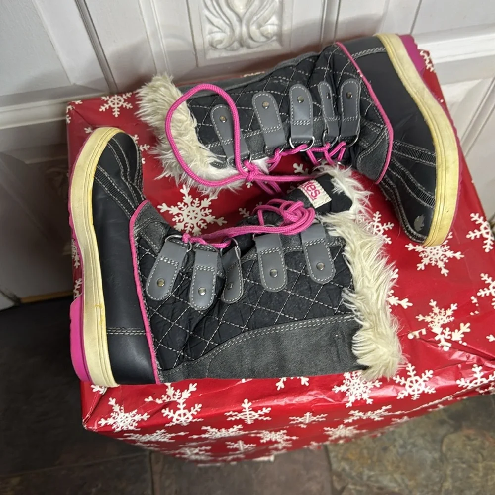 Totes Girls Waterproof Black With Pink , White Faux Fur Winter Boots Size 13
